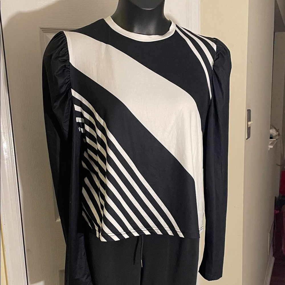 Black and White Striped Women's Top 2X
